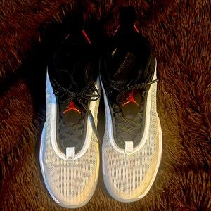 Jordan 34.     (No box).    Slight used